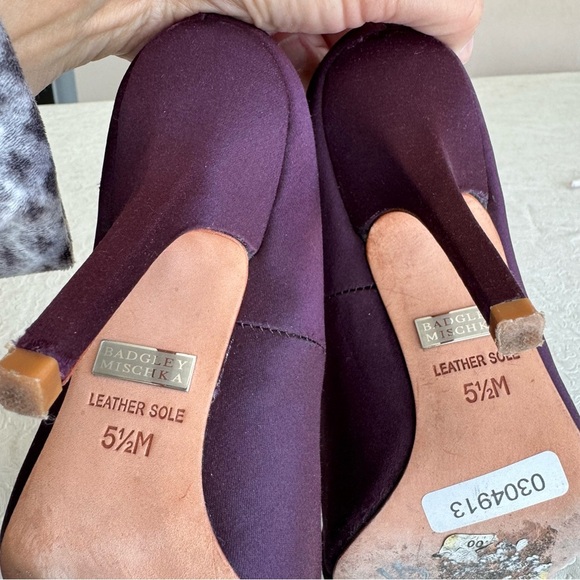 Badgley Mischka Heels 5.5 Deep Purple satin Rhinestone open Toe - Picture 6 of 7